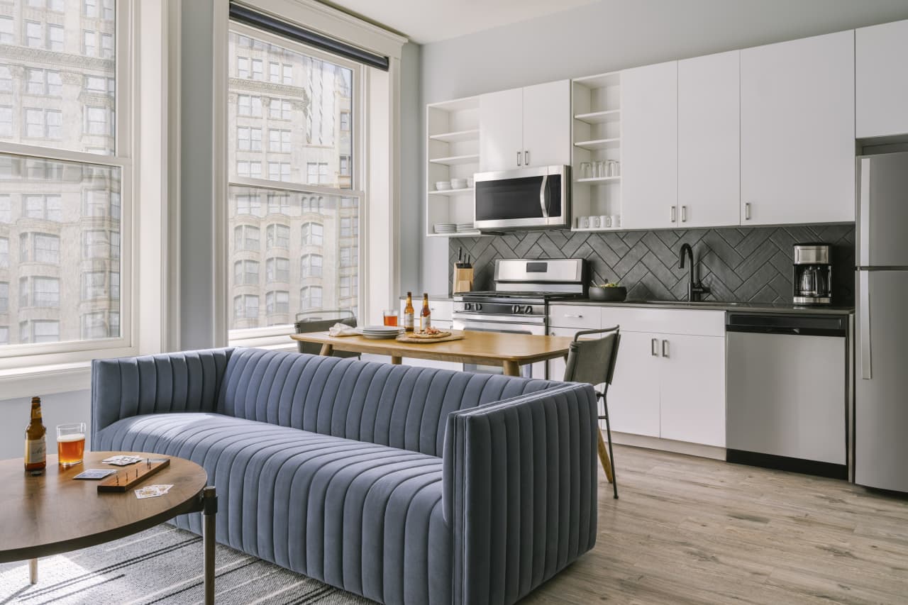 The Plymouth Chicago Apartments
